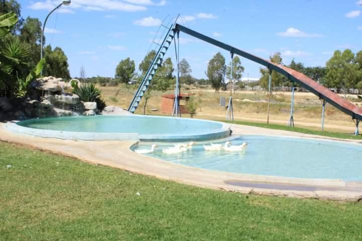 Bambi Lodge Grootfontein Exterior photo