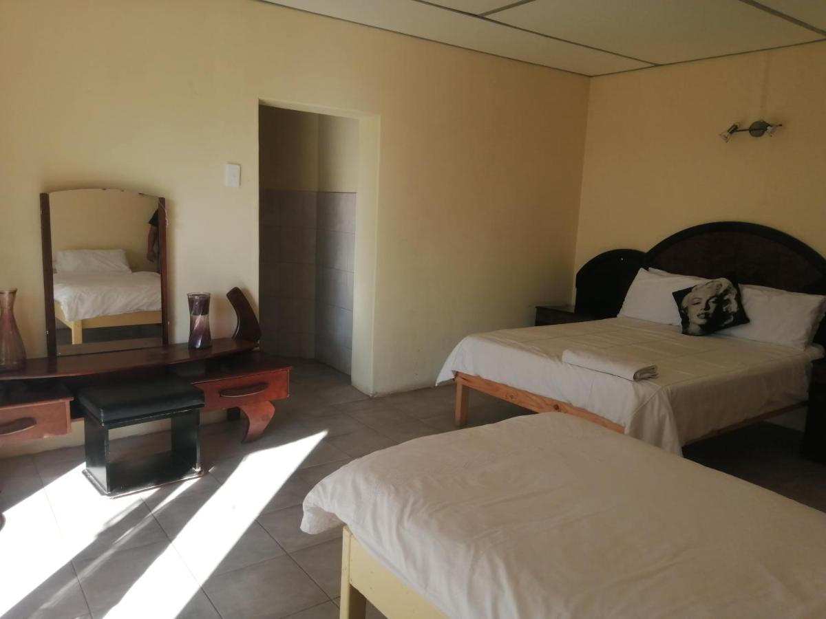 Bambi Lodge Grootfontein Exterior photo