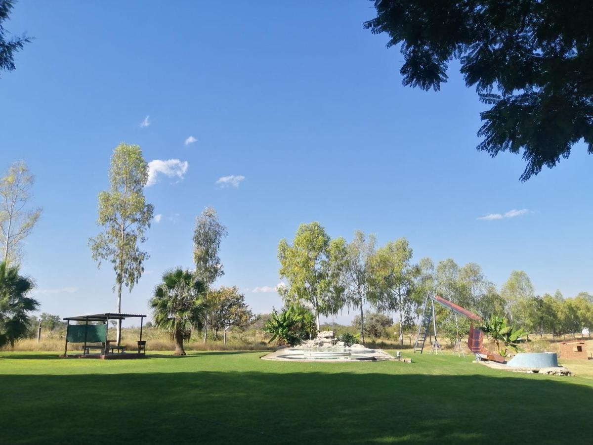 Bambi Lodge Grootfontein Exterior photo