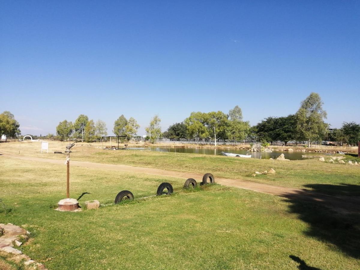 Bambi Lodge Grootfontein Exterior photo